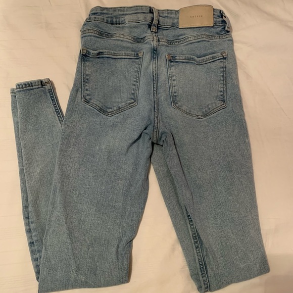 ‼️SOLD‼️H&M SKINNY JEANS - Picture 3 of 4